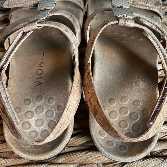 Vionic sandals - Picture 3 of 6